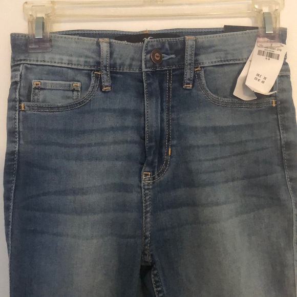 NWT Hollister high rise super skinny jeans - Picture 3 of 6